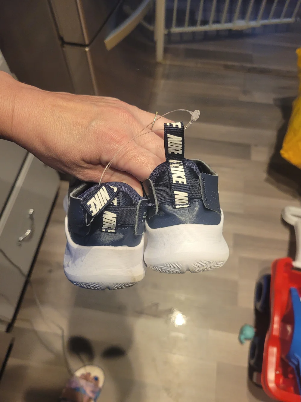 Nike Flex Runner 3 sneakers in the Midnight Navy/White colorway Size 13c Unisex